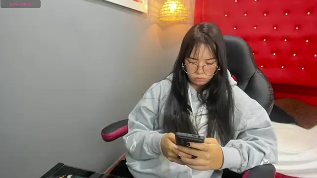 honnielane online show from 03.17.25