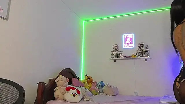 Annaa Brooks online show from 04.05.26