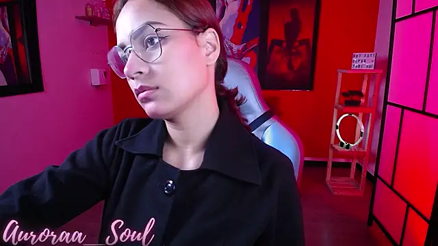 Snapshot of Auroraa_soul chatting on 10.29.25 Auroraa soul online show from 10.29.25