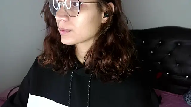 Snapshot of Auroraa_soul chatting on 11.14.25 Auroraa soul online show from 11.14.25