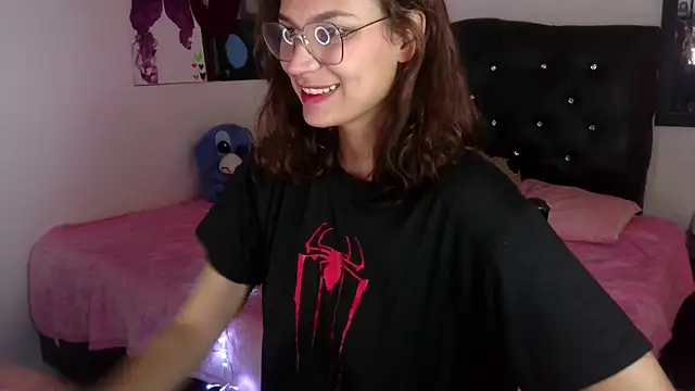 Snapshot of Auroraa_soul chatting on 11.25.25 Auroraa soul online show from 11.25.25