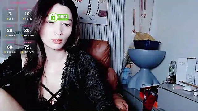 Snapshot of Tangtang-baby chatting on 02.25.25 Tangtang-baby online show from 02.25.25