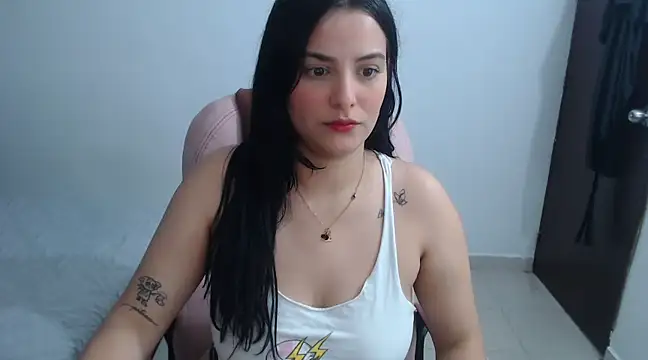 Snapshot of atenea_02_love chatting on 02.27.25 atenea 02 love online show from 02.27.25