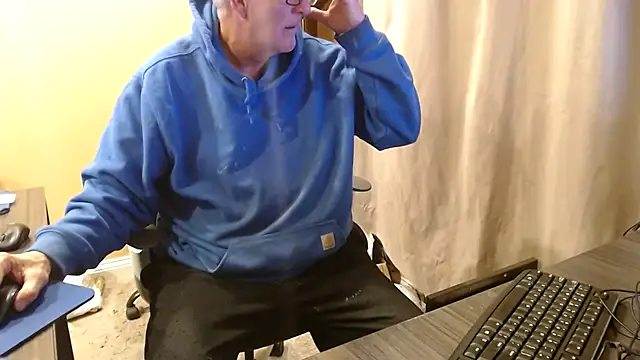 Snapshot of olderandwiser2 chatting on 03.03.25 olderandwiser2 online show from 03.03.25