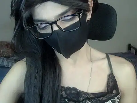 Snapshot of YourCDBitch chatting on 10.05.25 YourCDBitch online show from 10.05.25