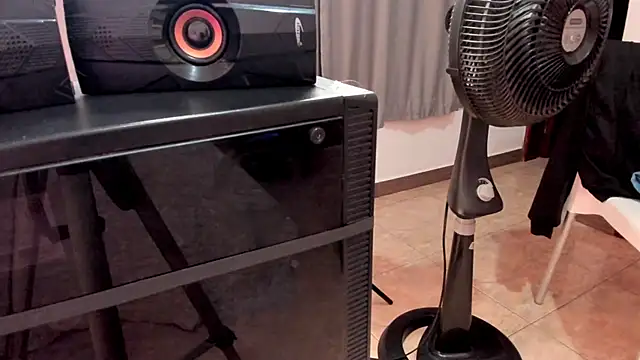 MiaHertz online show from 03.15.25