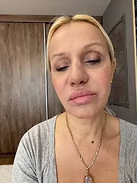 Snapshot of DeboraXporn chatting on 03.14.26 DeboraXporn online show from 03.14.26