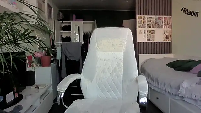 MollyBer online show from 02.18.26