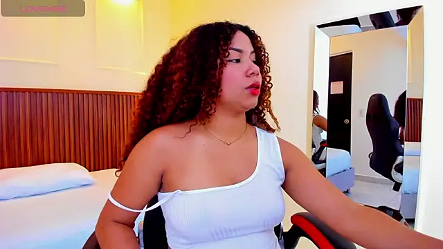 MELINAMARTINS online show from 03.10.25