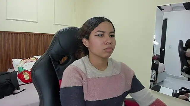 MELINAMARTINS online show from 12.04.25