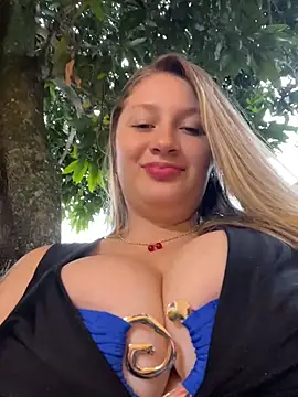 Snapshot of aurora_coldd chatting on 05.11.26 aurora coldd online show from 05.11.26