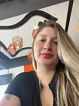 Snapshot of aurora_coldd chatting on 05.29.26 aurora coldd online show from 05.29.26