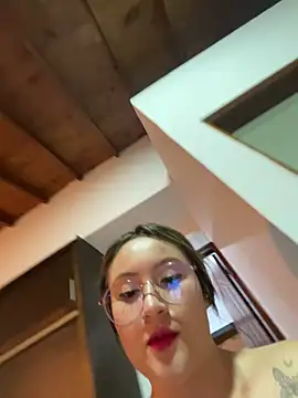 ValentinaOrtiz3 online show from 02.19.25