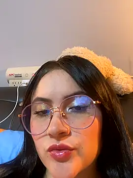 ValentinaOrtiz3 online show from 10.11.25