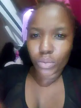 Snapshot of Coco_Nile chatting on 03.08.25 Coco Nile online show from 03.08.25