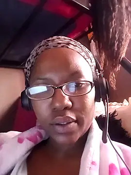 Snapshot of Coco_Nile chatting on 09.26.25 Coco Nile online show from 09.26.25