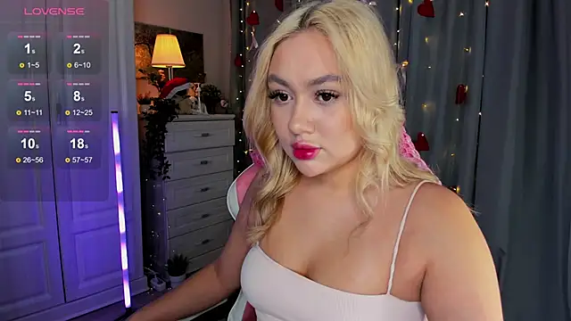 Snapshot of _Loneve__ chatting on 02.21.26 Loneve online show from 02.21.26