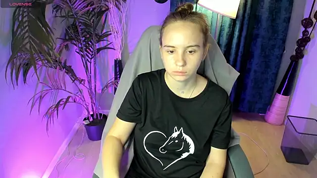 Snapshot of Lika_0ne chatting on 10.09.25 Lika 0ne online show from 10.09.25