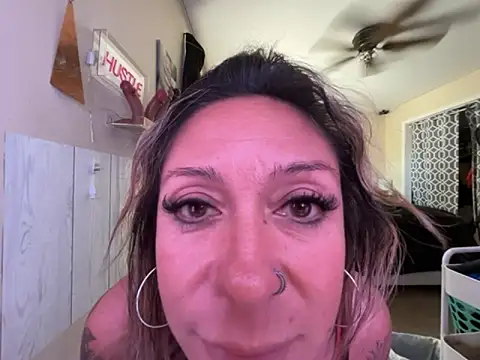 bossyroxy84 online show from 10.22.25