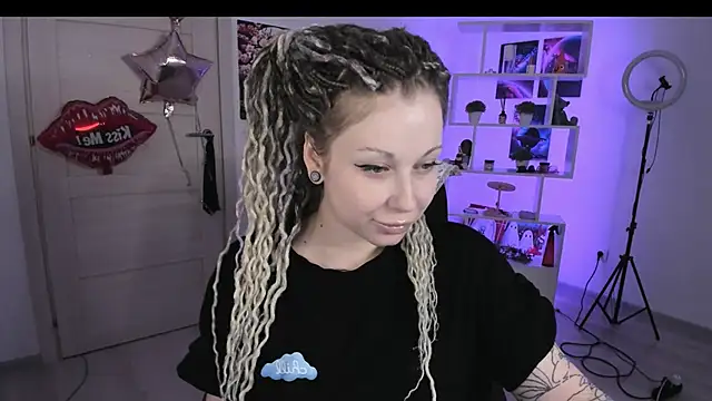 HoneySallyMoore online show from 10.19.25