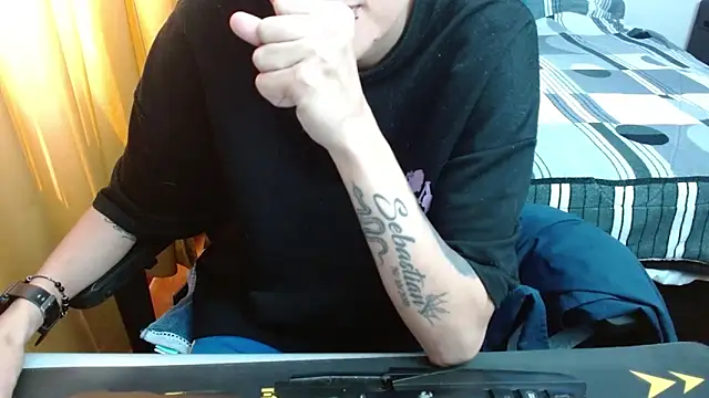 Snapshot of duo_peludoo chatting on 02.13.26 duo peludoo online show from 02.13.26