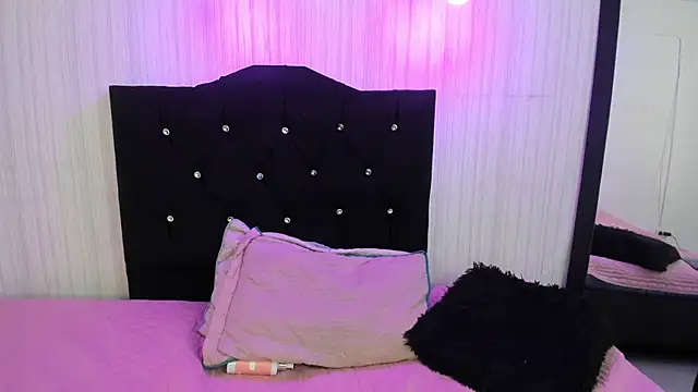 Snapshot of nicky_angel1 chatting on 02.25.25 nicky angel1 online show from 02.25.25