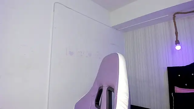 Snapshot of nicky_angel1 chatting on 10.02.25 nicky angel1 online show from 10.02.25