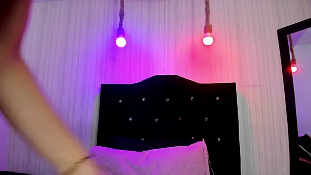 Snapshot of nicky_angel1 chatting on 10.13.25 nicky angel1 online show from 10.13.25