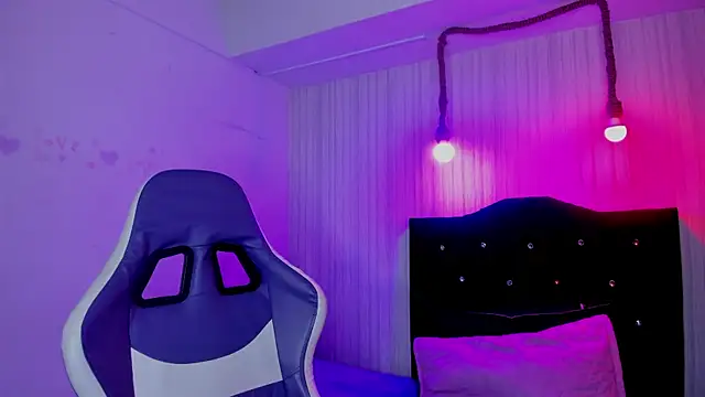 Snapshot of nicky_angel1 chatting on 10.22.25 nicky angel1 online show from 10.22.25