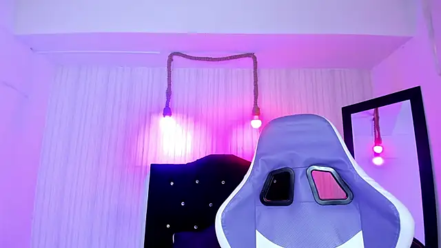 Snapshot of nicky_angel1 chatting on 10.24.25 nicky angel1 online show from 10.24.25