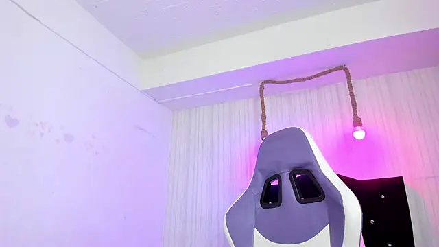 Snapshot of nicky_angel1 chatting on 10.29.25 nicky angel1 online show from 10.29.25