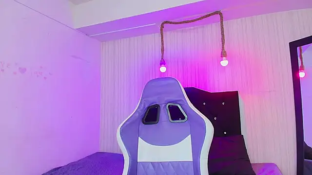 Snapshot of nicky_angel1 chatting on 11.07.25 nicky angel1 online show from 11.07.25