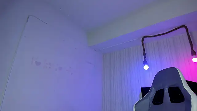 Snapshot of nicky_angel1 chatting on 11.14.25 nicky angel1 online show from 11.14.25