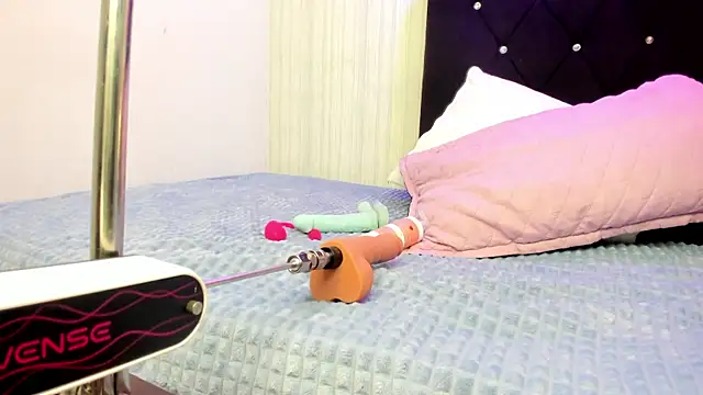 Snapshot of nicky_angel1 chatting on 11.18.25 nicky angel1 online show from 11.18.25