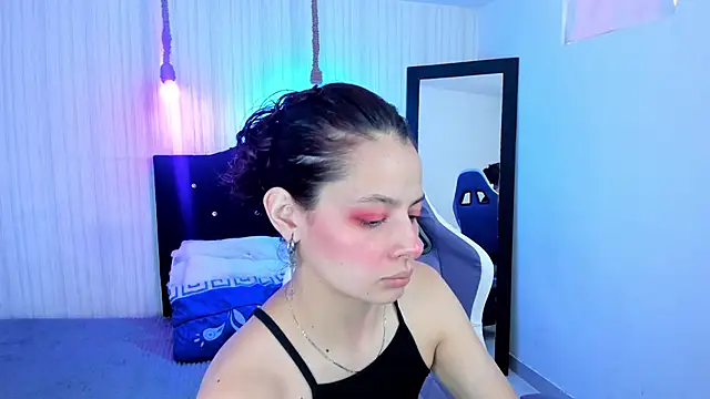 Snapshot of nicky_angel1 chatting on 12.18.25 nicky angel1 online show from 12.18.25