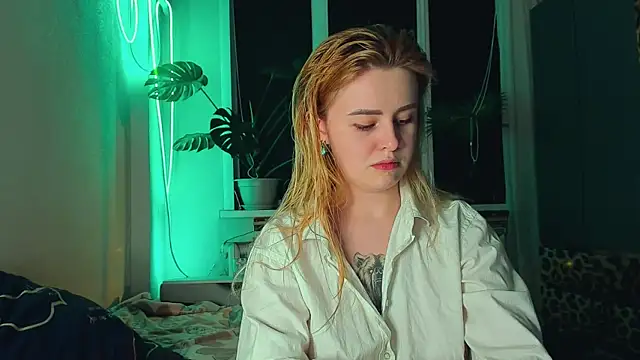 Alexa Pirs online show from 03.04.25