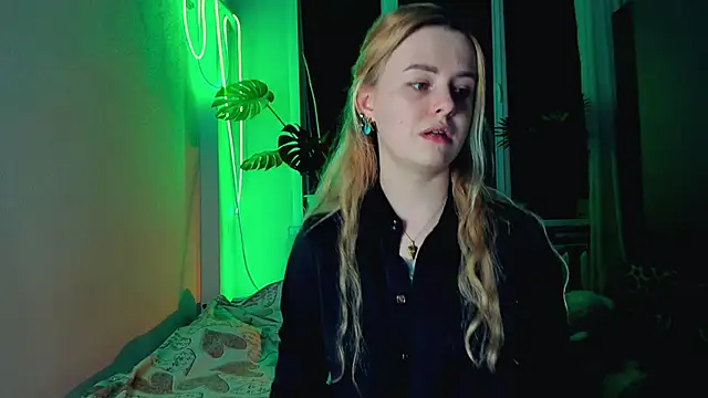 Alexa Pirs online show from 03.14.25