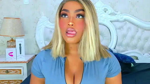 TianahGlow online show from 11.22.25