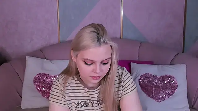 CLAIRE VOGT online show from 03.03.25