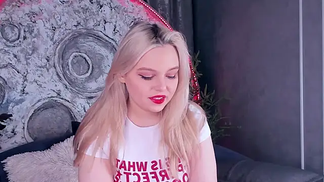 CLAIRE VOGT online show from 03.11.25