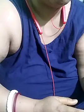 Snapshot of Lizza_boudi chatting on 02.19.25 Lizza boudi online show from 02.19.25