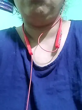 Snapshot of Lizza_boudi chatting on 02.21.25 Lizza boudi online show from 02.21.25