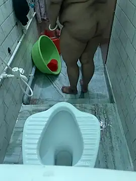 Snapshot of Lizza_boudi chatting on 09.12.25 Lizza boudi online show from 09.12.25