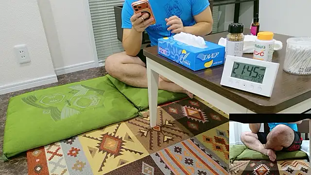 Snapshot of YARASERO-kun chatting on 10.07.25 YARASERO-kun online show from 10.07.25