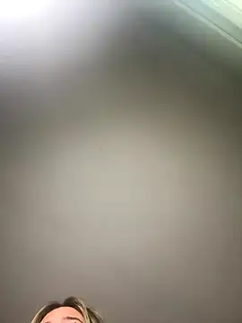 Snapshot of angelicasn0w chatting on 10.24.25 angelicasn0w online show from 10.24.25