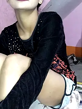 Snapshot of Queen_myra1 chatting on 02.14.25 Queen myra1 online show from 02.14.25