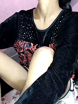 Snapshot of Queen_myra1 chatting on 02.14.25 Queen myra1 online show from 02.14.25