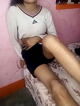 Snapshot of Queen_myra1 chatting on 02.19.25 Queen myra1 online show from 02.19.25