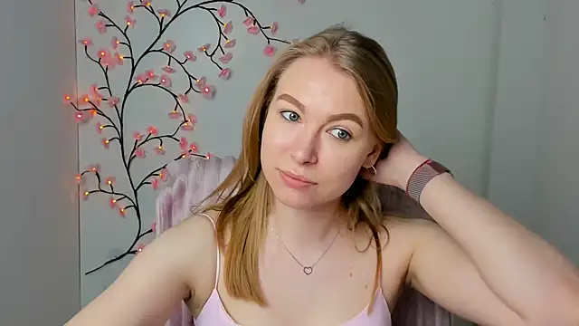 Snapshot of Dana_flowers chatting on 05.06.26 Dana flowers online show from 05.06.26