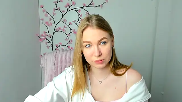 Snapshot of Dana_flowers chatting on 05.20.26 Dana flowers online show from 05.20.26